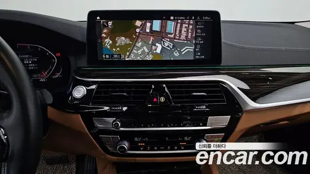 BMW 5 Series 2021 — ფოტო 5/20