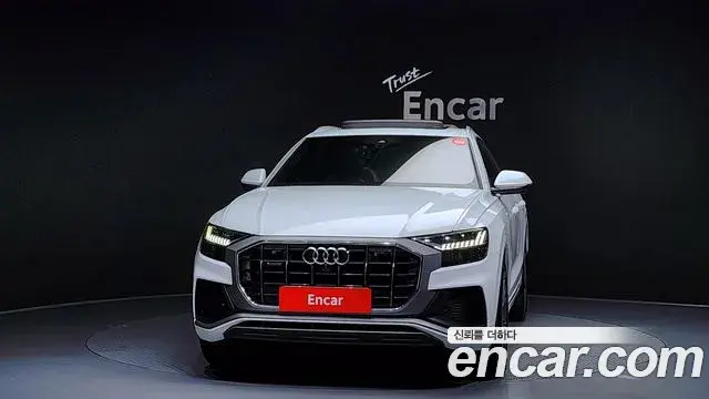 Audi Q8 2020 — ფოტო 11/20