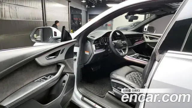 Audi Q8 2020 — ფოტო 4/20
