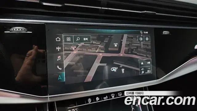Audi Q8 2020 — ფოტო 15/20