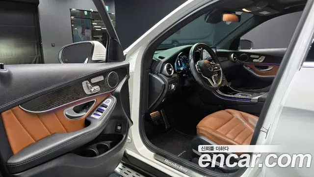 Mercedes-Benz GLC-Class 2022 — Photo 2/20