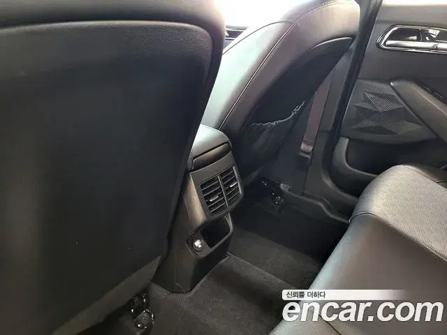Kia Seltos 2019 — ფოტო 17/20