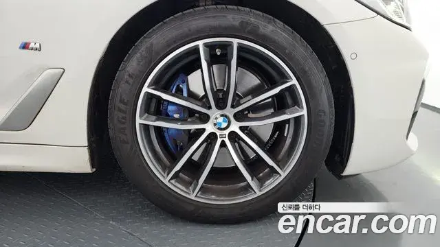 BMW 5 Series 2021 — Şəkil 18/20
