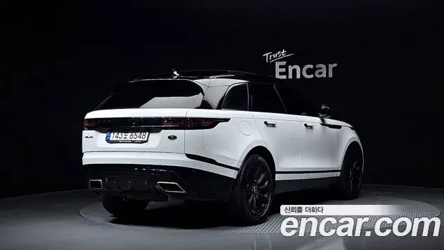 Land Rover Range Rover Velar 2022 — Şəkil 19/20