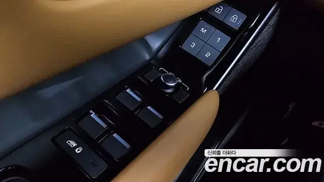 Land Rover Range Rover Velar 2022 — Şəkil 12/20