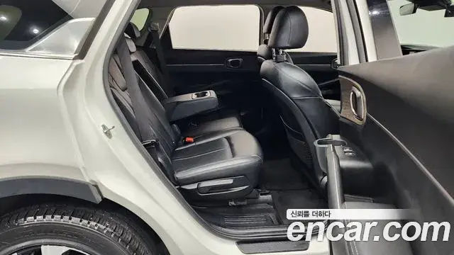 Kia Sorento 2021 — ფოტო 7/20