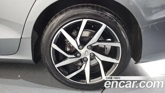 Volvo S60 2020 — Şəkil 9/20