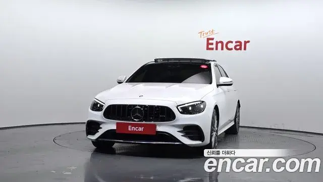 Mercedes-Benz E-Class 2021 — ფოტო 17/20