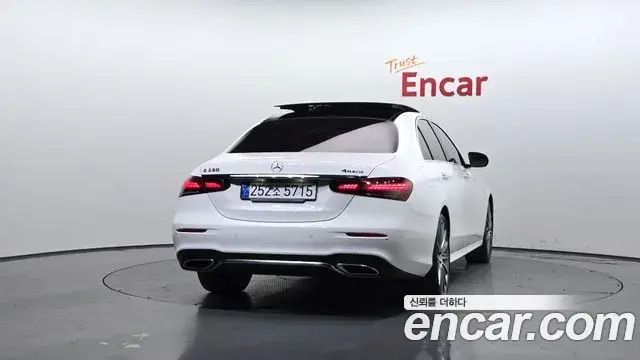 Mercedes-Benz E-Class 2021 — ფოტო 14/20