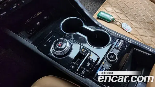Kia K5 2022 — Şəkil 19/20