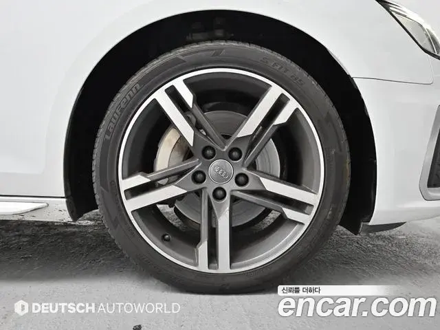 Audi A4 2021 — Photo 13/20
