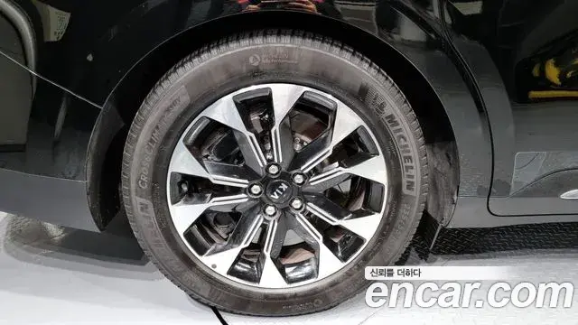 Kia Carnival 2021 — Şəkil 1/20