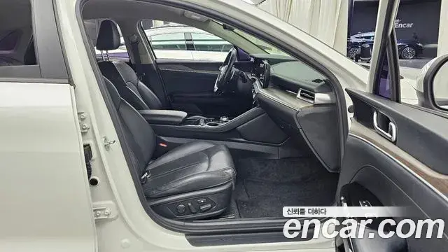 Kia K5 2020 — Photo 9/20