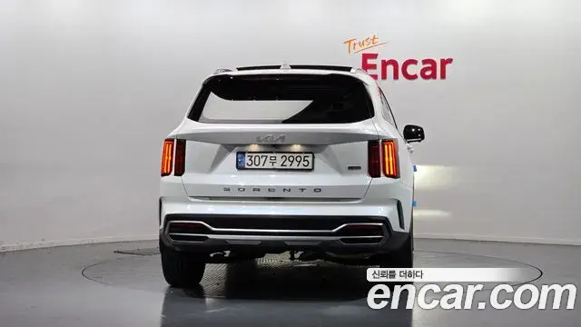 Kia Sorento 2021 — Фото 3/20