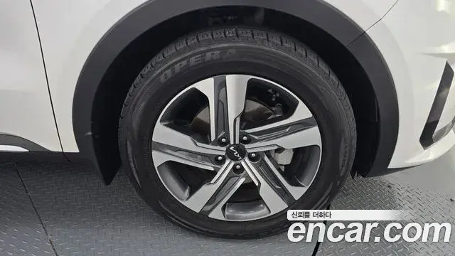 Kia Sorento 2021 — Фото 4/20