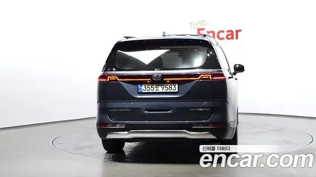 Kia Carnival 2021 — Photo 14/20