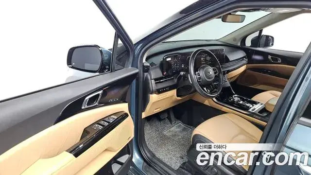 Kia Carnival 2021 — Photo 15/20