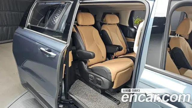Kia Carnival 2021 — Photo 17/20