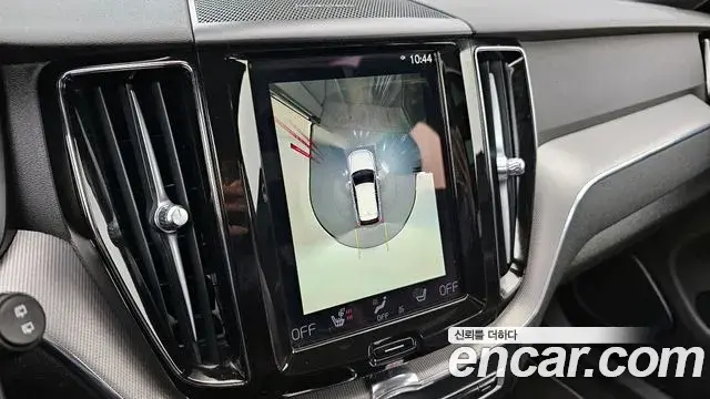 Volvo XC60 2021 — Фото 14/20