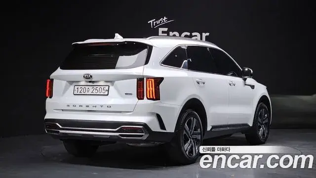 Kia Sorento 2021 — ფოტო 19/20