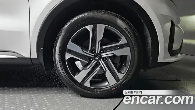 Kia Sorento 2021 — ფოტო 16/20