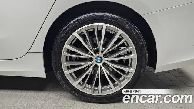 BMW 3 Series 2022 — Şəkil 9/20