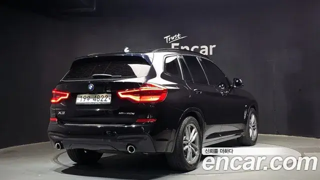 BMW X3 2018 — Фото 1/18