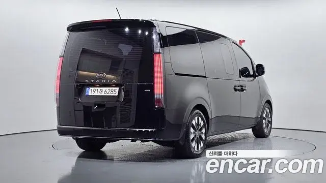 Hyundai Staria 2022 — Фото 2/20
