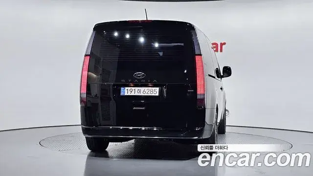 Hyundai Staria 2022 — Фото 4/20
