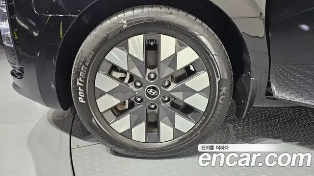 Hyundai Staria 2022 — Фото 5/20