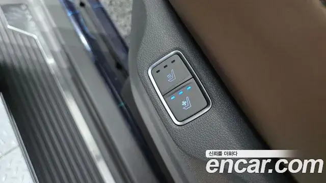Hyundai Staria 2022 — Фото 17/20