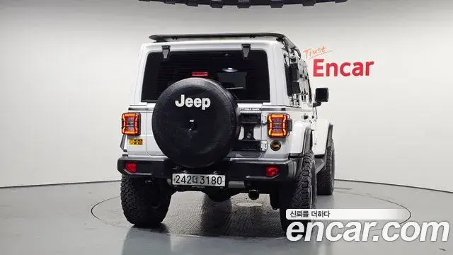 Jeep Wrangler 2021 — Şəkil 19/20