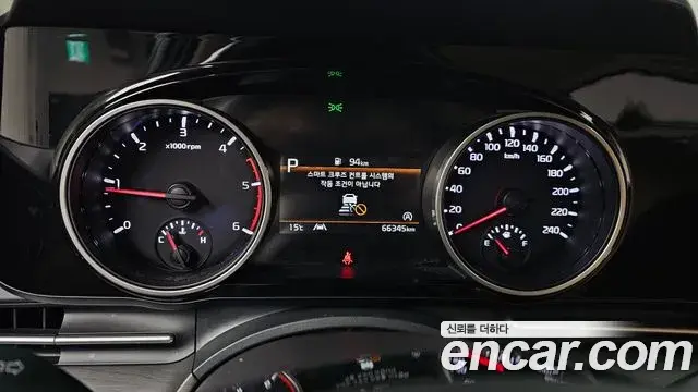 Kia Carnival 2021 — Фото 8/20
