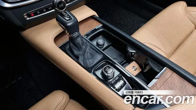 Volvo S90 2020 — Photo 1/20