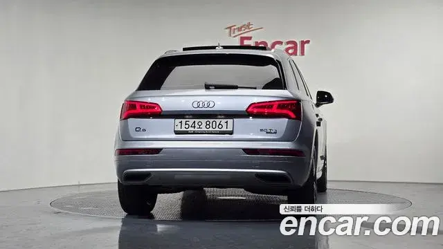Audi Q5 2020 — Фото 4/20