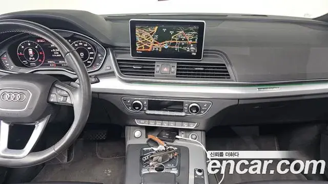Audi Q5 2020 — Фото 14/20
