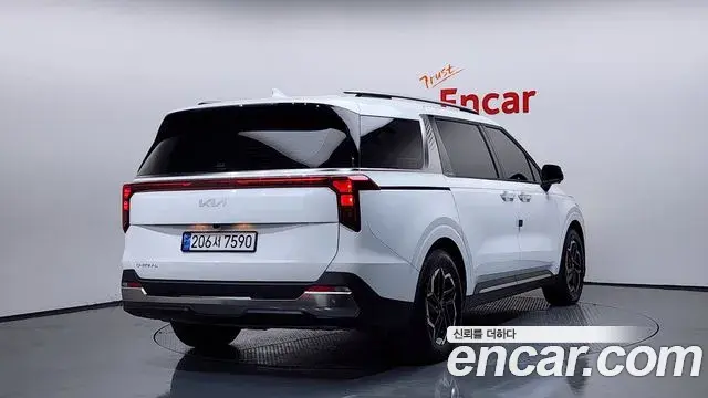 Kia Carnival 2024 — Şəkil 17/20