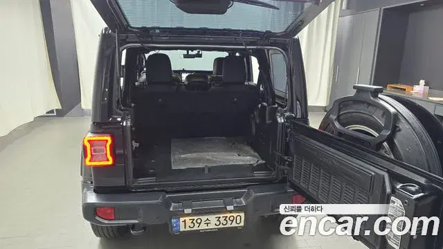 Jeep Wrangler 2021 — Фото 20/20
