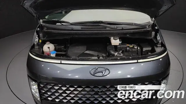 Hyundai Staria 2023 — ფოტო 19/20