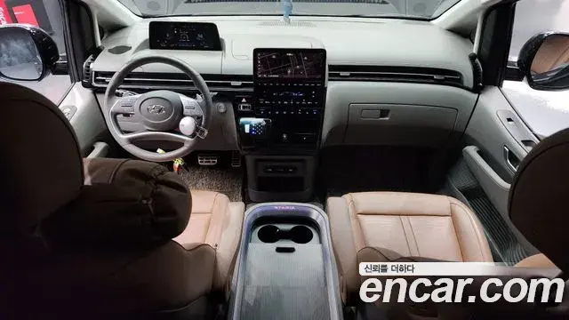 Hyundai Staria 2023 — ფოტო 17/20