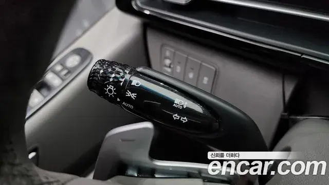 Hyundai Staria 2023 — ფოტო 5/20