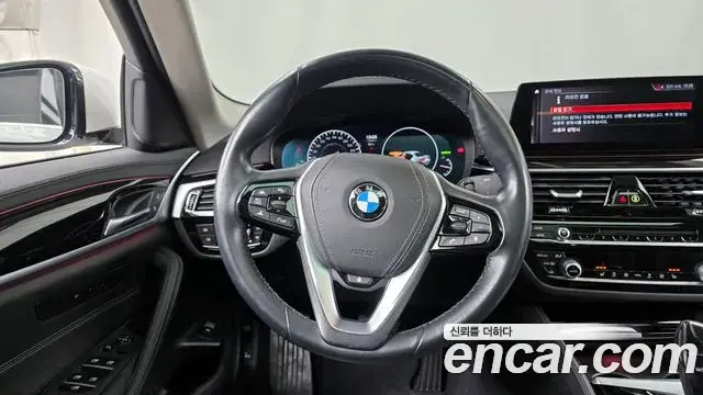 BMW 5 Series 2019 — Photo 2/20
