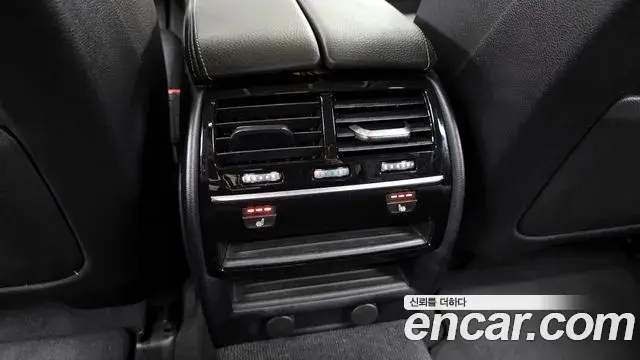 BMW 5 Series 2019 — Photo 17/20