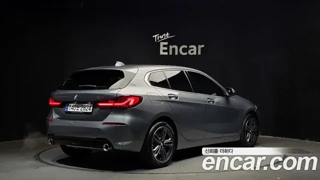 BMW 1 Series 2023 — ფოტო 8/20
