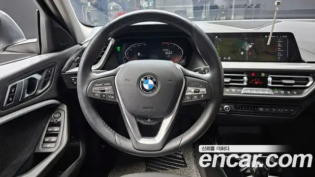 BMW 1 Series 2023 — ფოტო 16/20