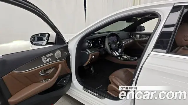 Mercedes-Benz E-Class 2021 — Фото 10/20