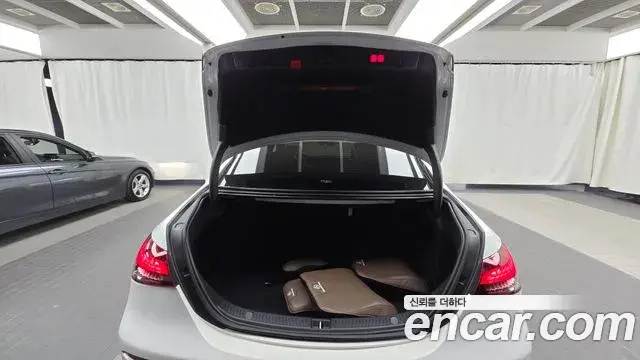 Mercedes-Benz E-Class 2021 — Фото 20/20