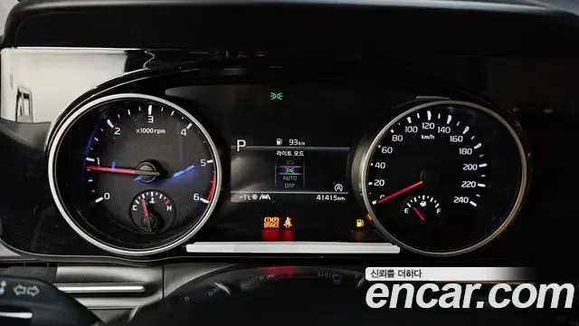 Kia Carnival 2020 — Şəkil 16/20