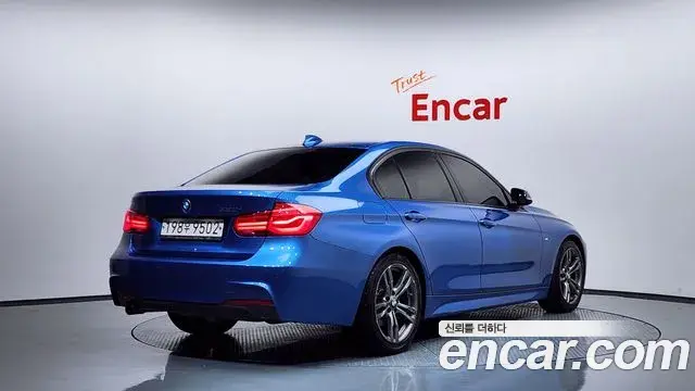 BMW 3 Series 2018 — Фото 2/20