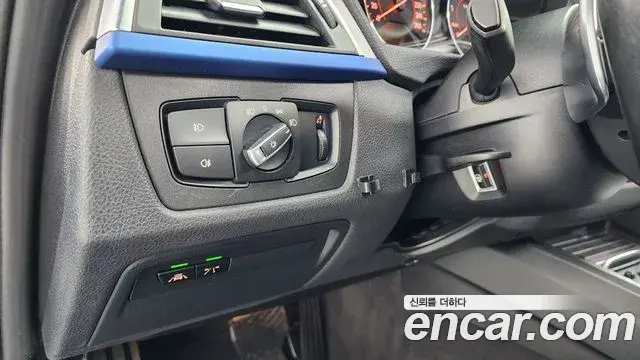 BMW 3 Series 2018 — Фото 14/20